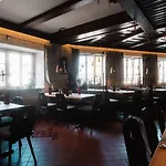 Und Weingasthof Schwarzer Adler Konukevi