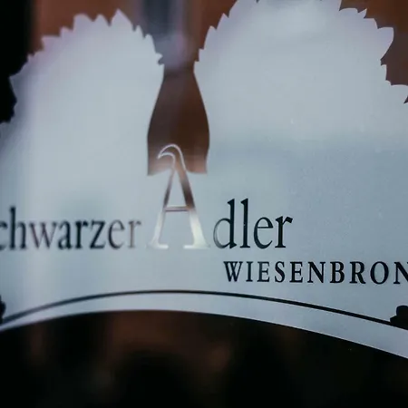 Und Weingasthof Schwarzer Adler ゲストハウス 3*