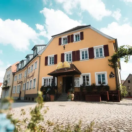 Penzion Und Weingasthof Schwarzer Adler 3*