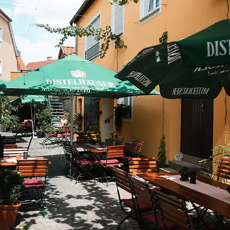 Casa de hóspedes Und Weingasthof Schwarzer Adler 3*