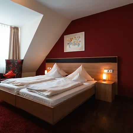 Casa de hóspedes Und Weingasthof Schwarzer Adler 3*